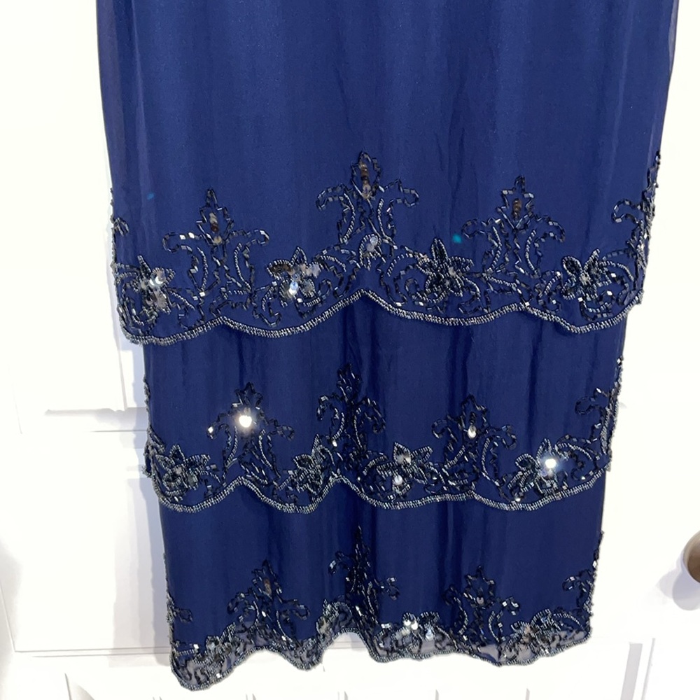 Dress size 6
Beaded PISSARO NIGHTS 
SHELL 100 % SILK 
EXCLUSIVE of ornamentation